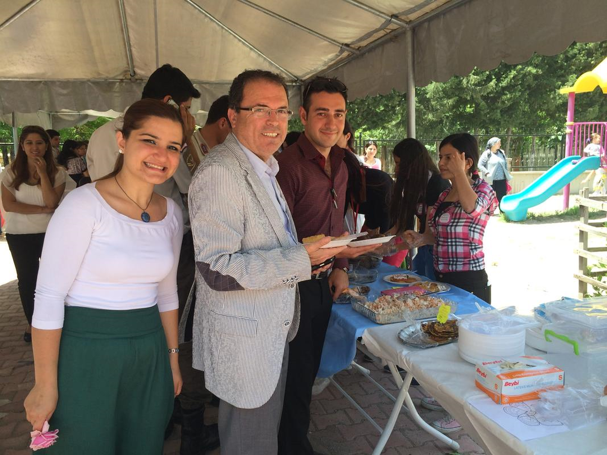 Akseki\'de Öğrenci Velileri Anaokulu İçin Kermes Düzenledi