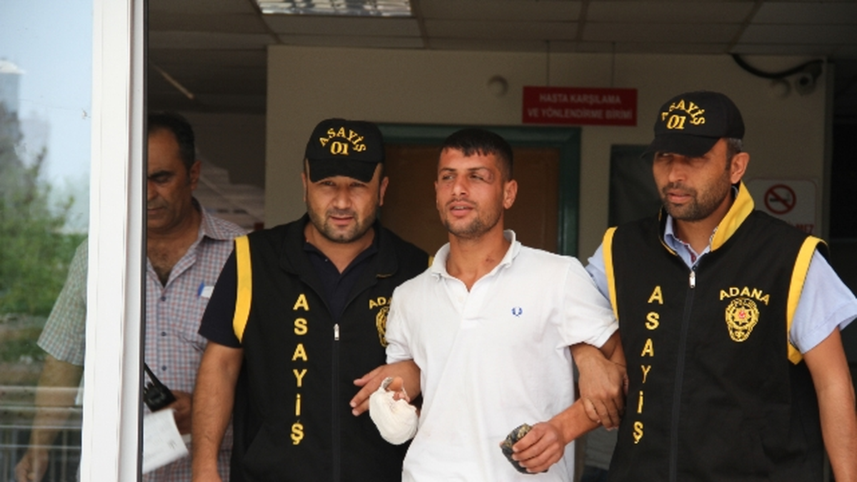 Annesini Bıçaklayıp 400 Lirasını Gasp Etti
