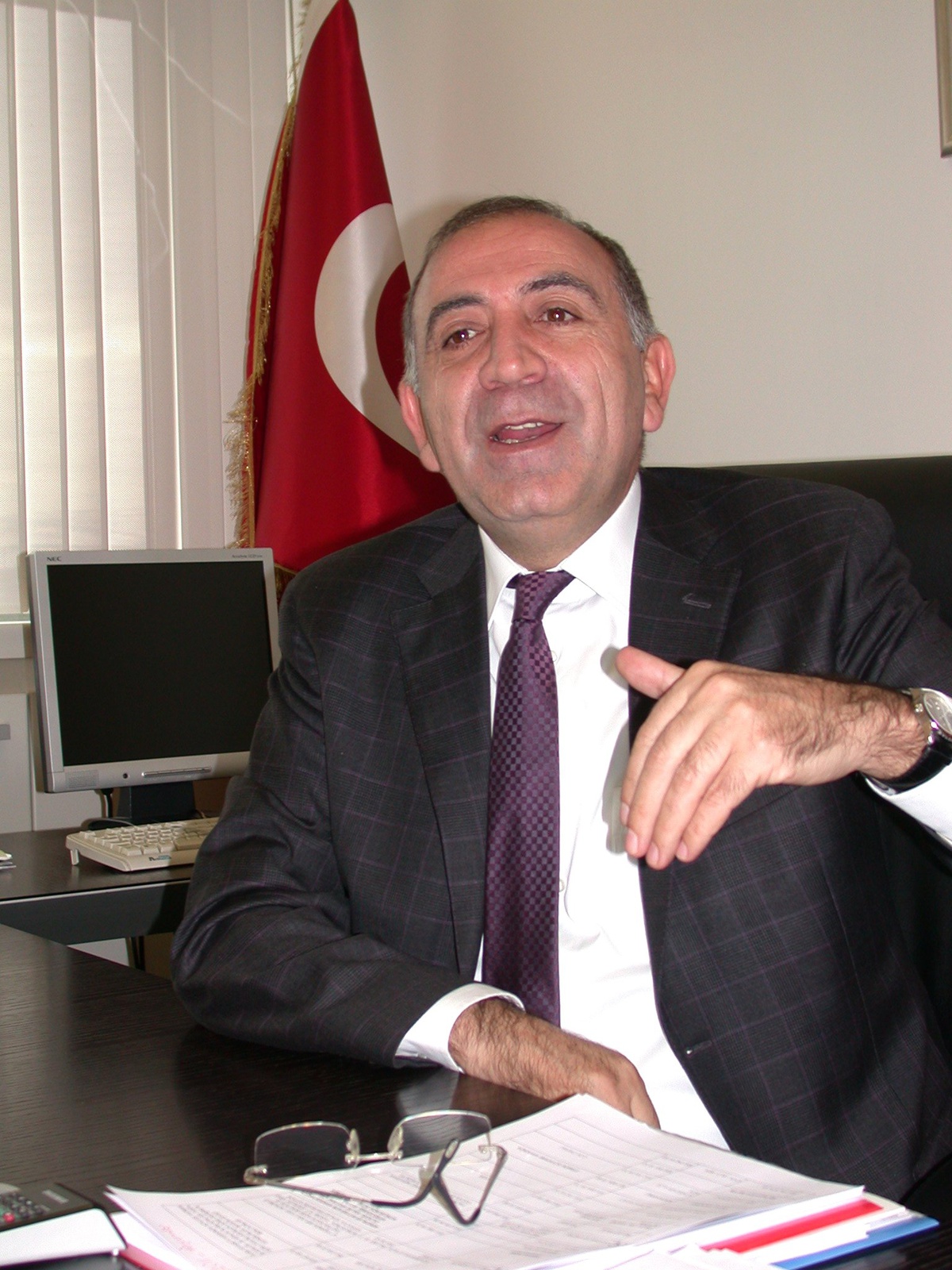 CHP\'li Tekin: Büyük İnsanlık Ayıbı Yaşanıyor