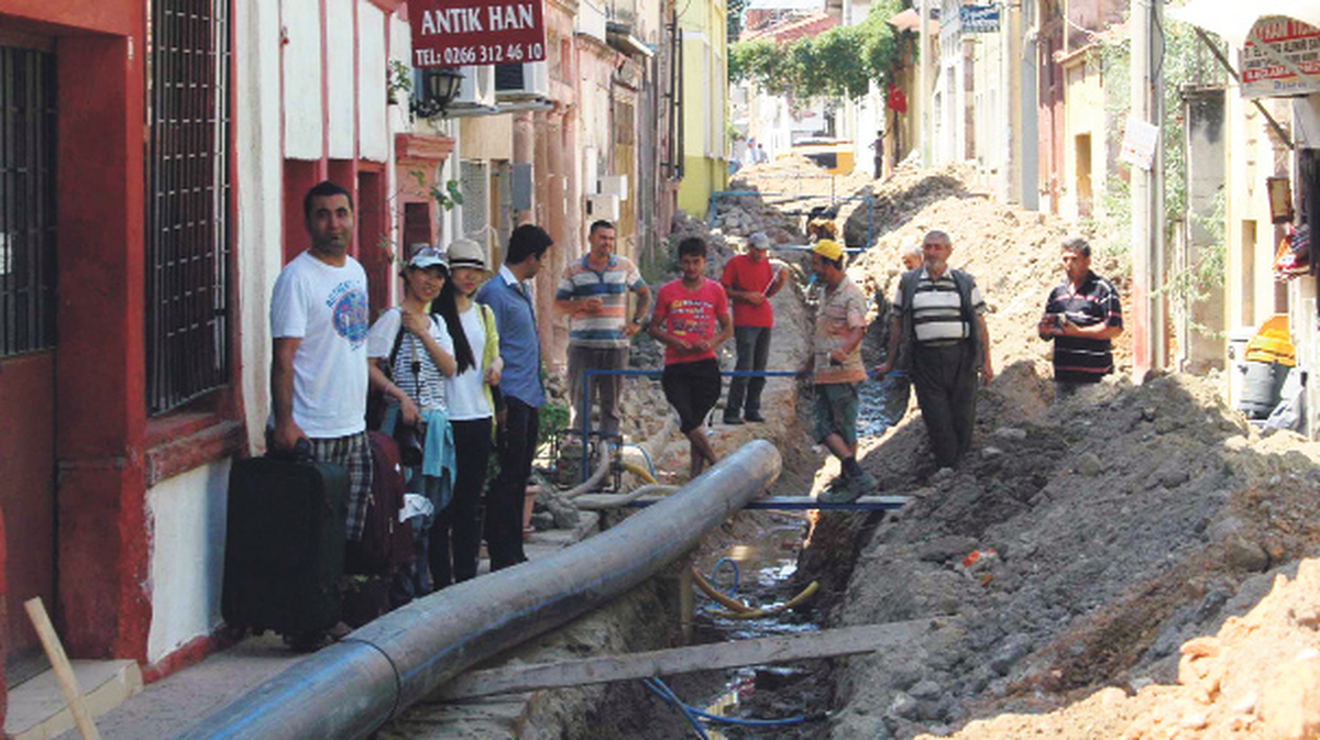 Ayvalık\'ta Altyapı Çalışmaları
