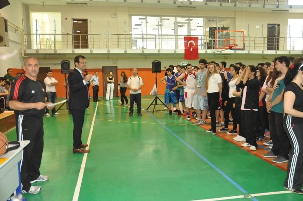 Başkan İmamoğlu\'ndan Beylikdüzülü Gençlere Tribün Sözü