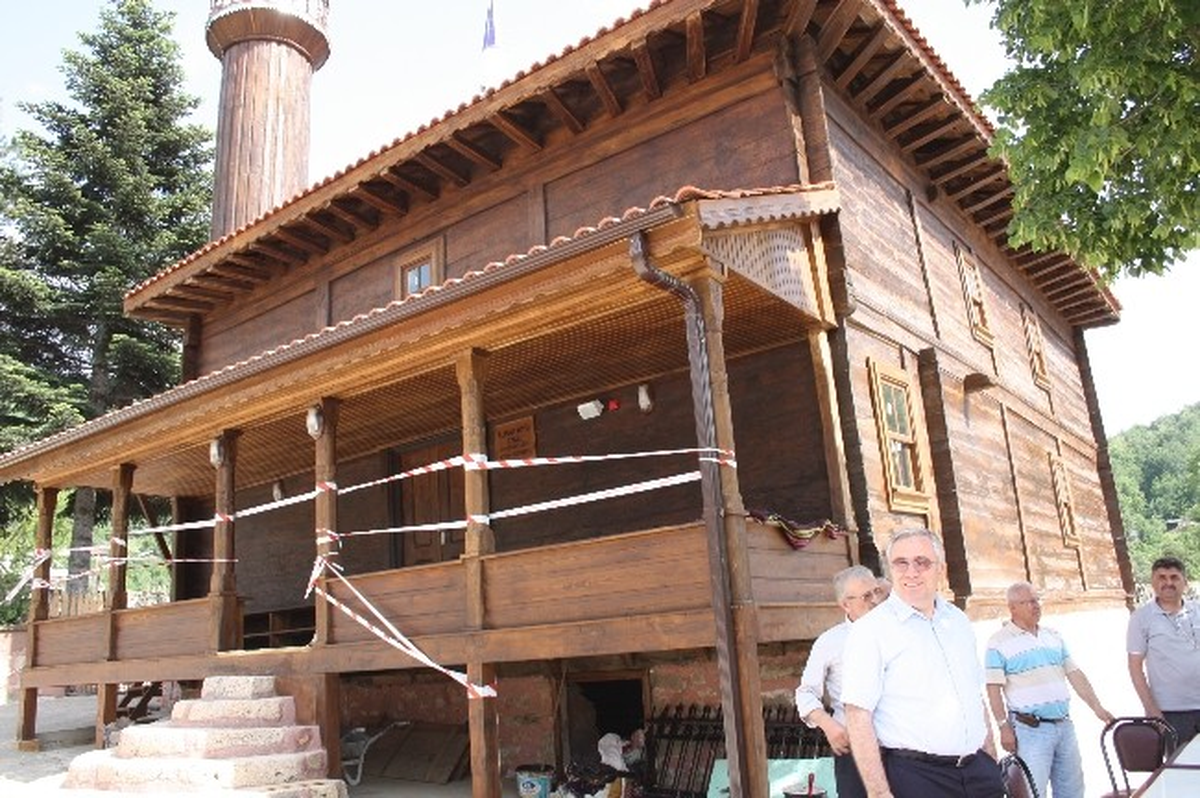 Çivisiz Cami İbadete Açılıyor