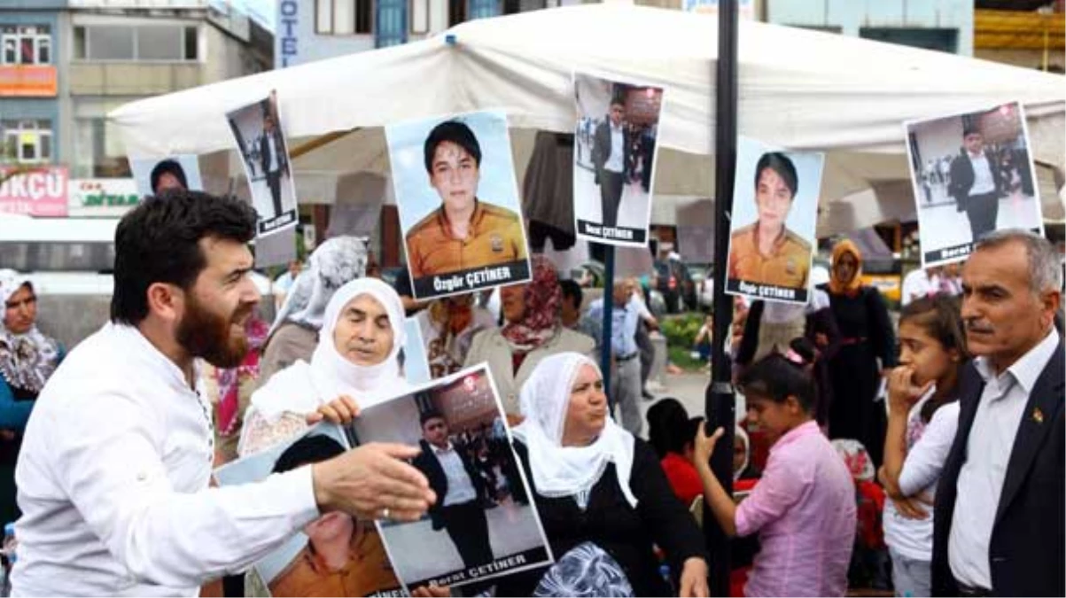 Çocuklarını PKK\'nın Kaçırdığı Aileler Eylemlerine Ara Verdi