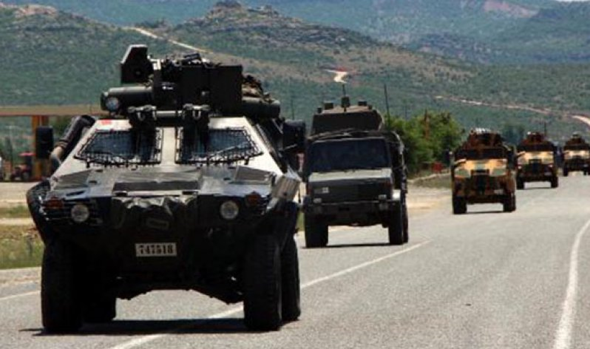 Diyarbakır-Bingöl Karayolunu Kapatan PKK\'lılara Operasyon (2)