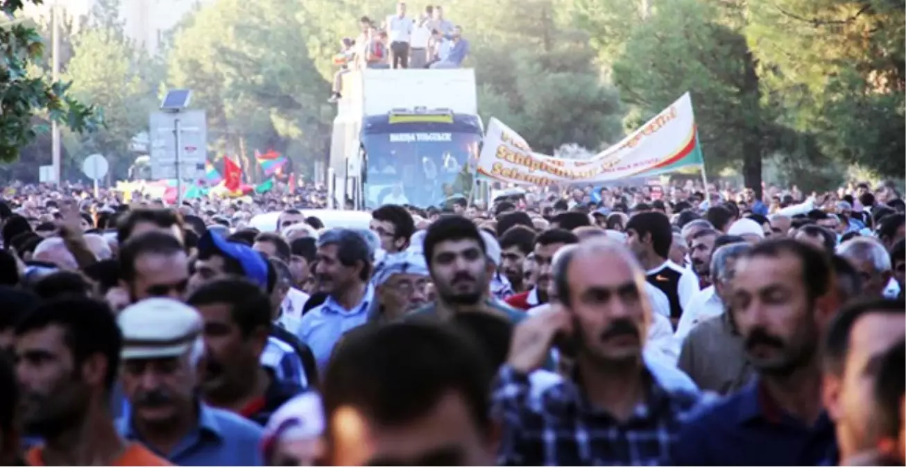 Diyarbakır\'da "Öcalan\'a Özgürlük" Gerginliği
