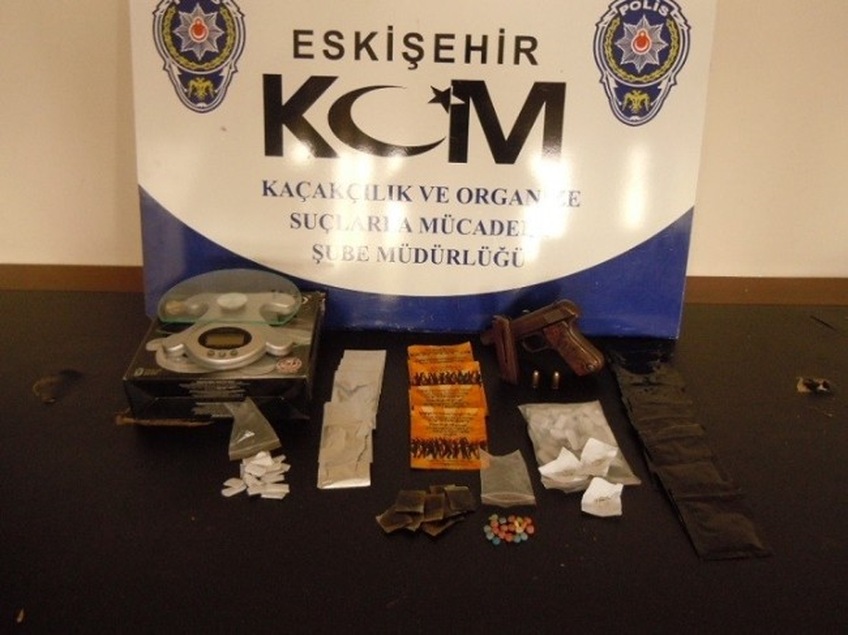 Eskişehir\'de Zehir Tacirlerine Yönelik Operasyon