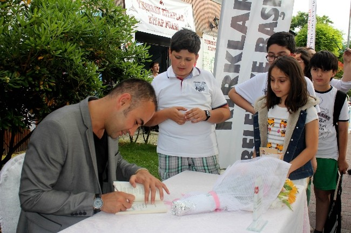 Güloğlu ve Onur İlgi Odağı Oldu