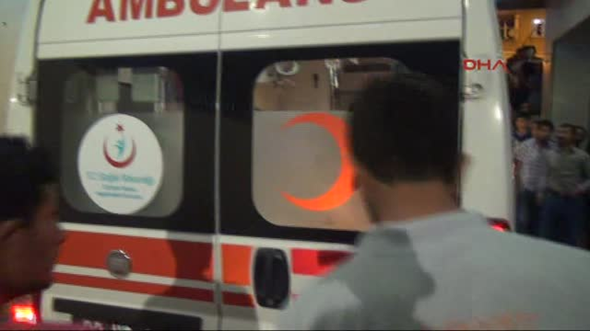 Hafif Ticari Araçla Kamyon Çarpıştı: 4 Ölü, Çok Sayıda Yaralı Var