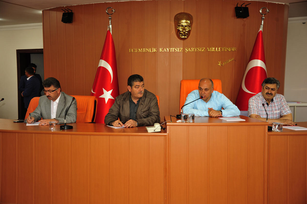 Karaman\'da Muhtarlarla İstişare Toplantısı Yapıldı
