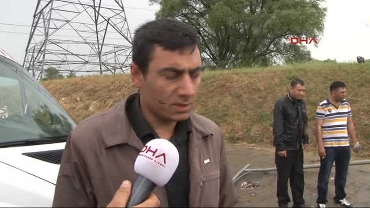 Kemerburgaz\'da Otobüs Devrildi: 3\'ü Ağır 22 Yaralı