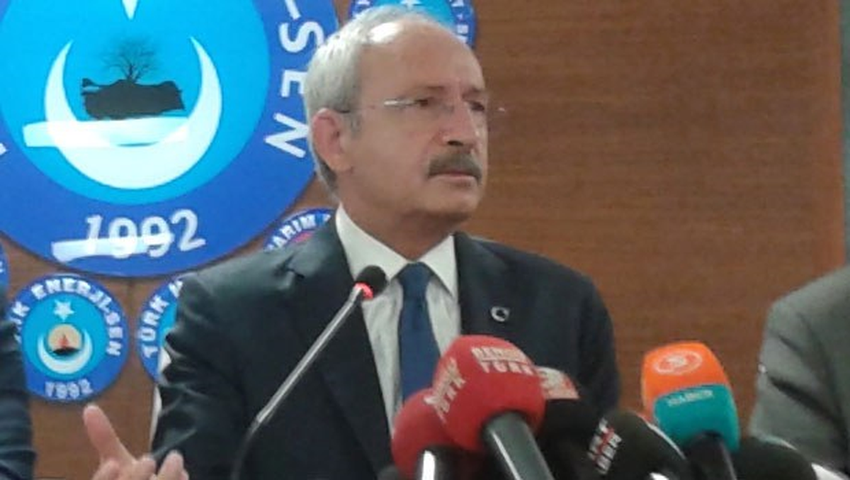 Kılıçdaroğlu, Türkiye Kamu-Sen\'i Ziyaret Etti