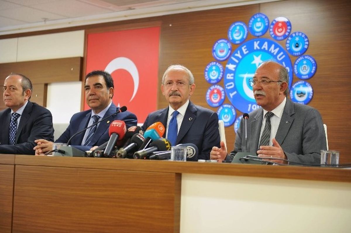 Kılıçdaroğlu, Türkiye Kamu-Sen\'i Ziyaret Etti