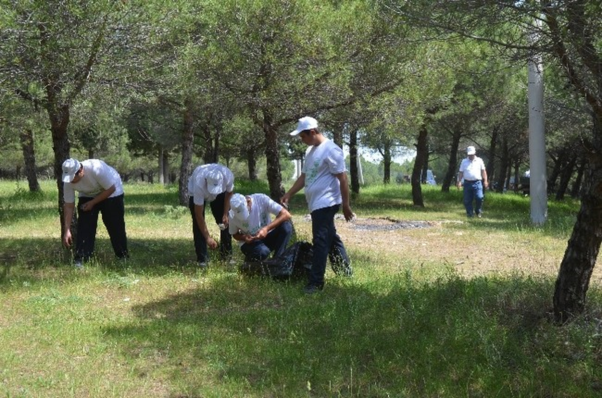 Lise Öğrencilerinden Örnek Davranış
