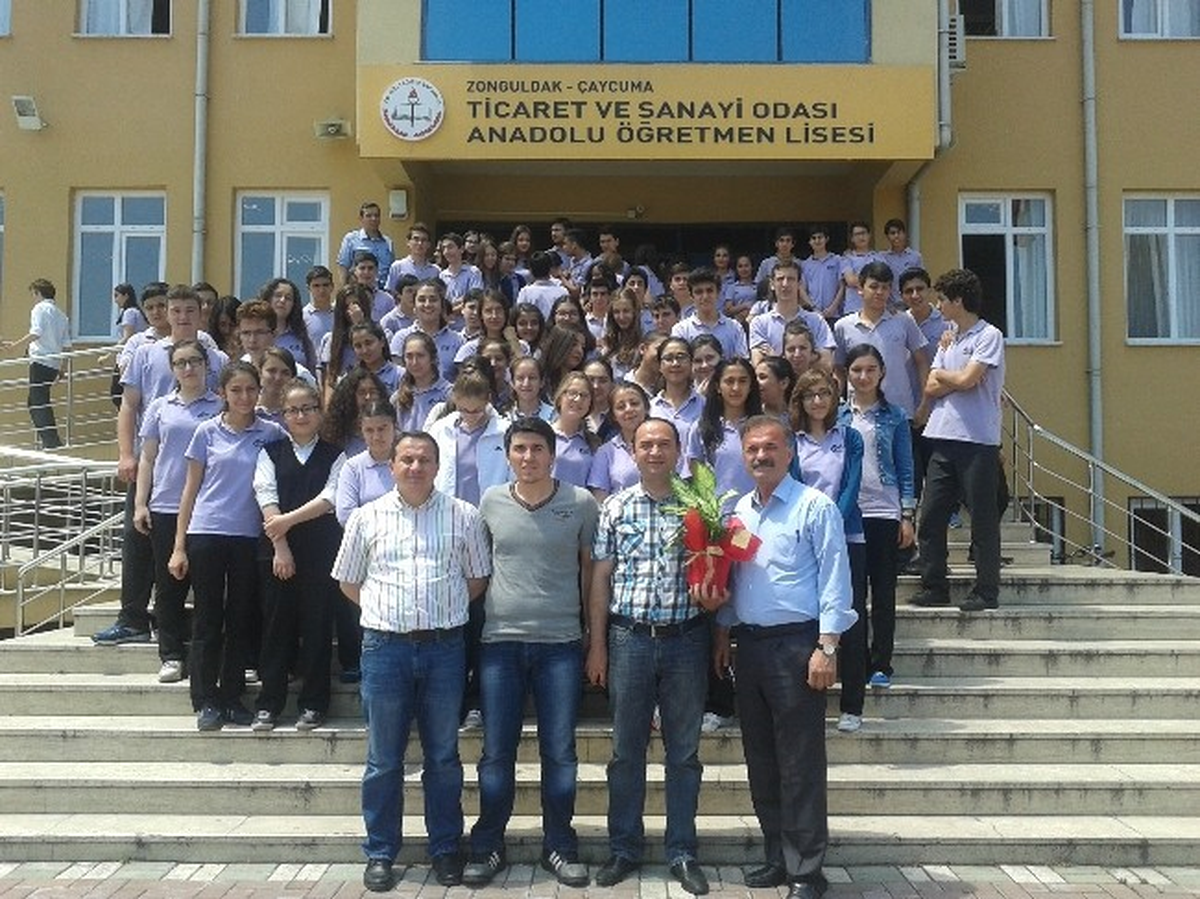 Lise Öğrencilerine "Meslek Tanıtımı ve Bilinçli Gıda Tüketimi" Semineri