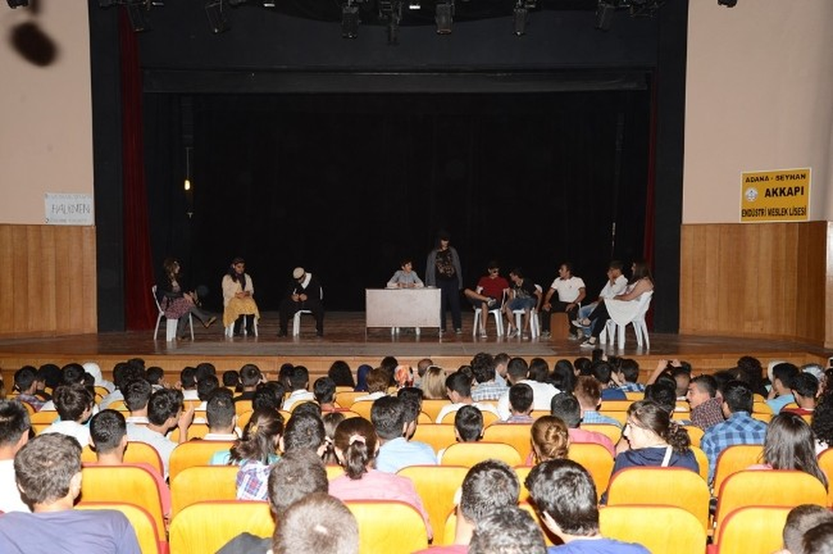 Liseler Arası Tiyatro Şenliği