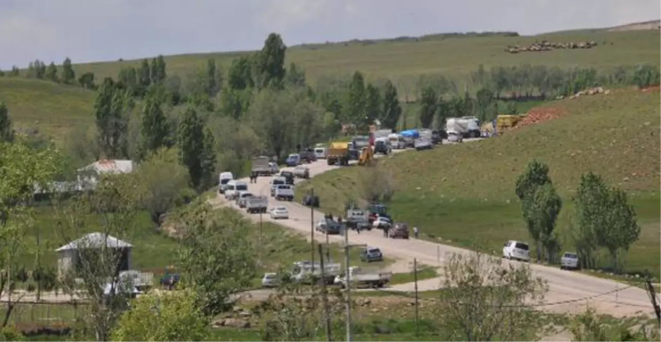 PKK, Varto- Karlıova Yolunu Kesti