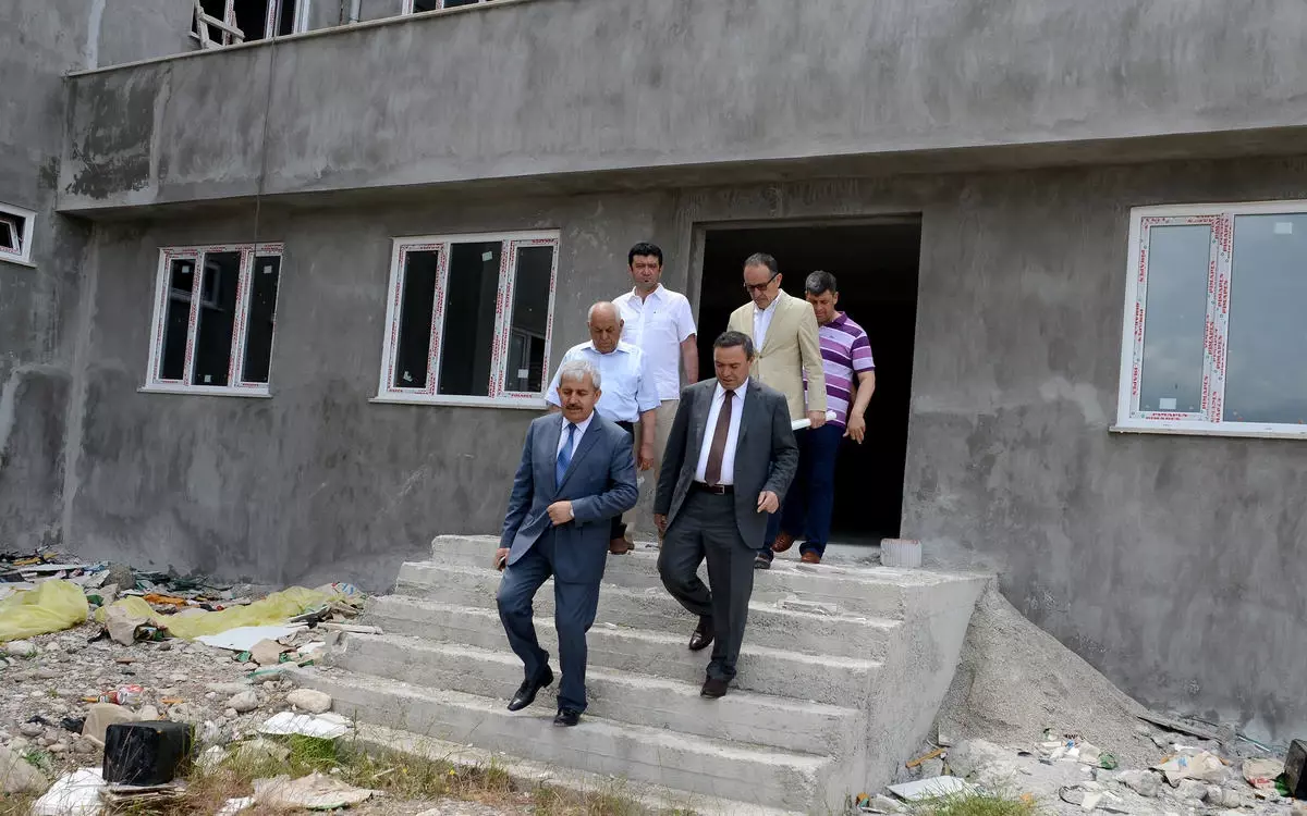 Rektör Kurtcephe, Kumluca\'da İncelemelerde Bulundu