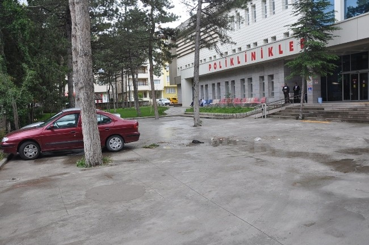 Sandıklı Devlet Hastanesi\'nde Sağlık Memuru Darp Edildi