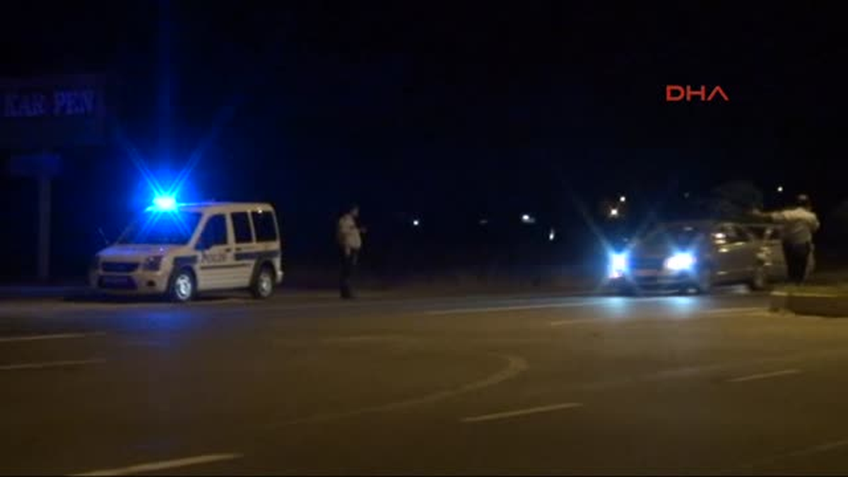 Şanlıurfa\'da 2 Otomobil Çarpıştı 5 Yaralı