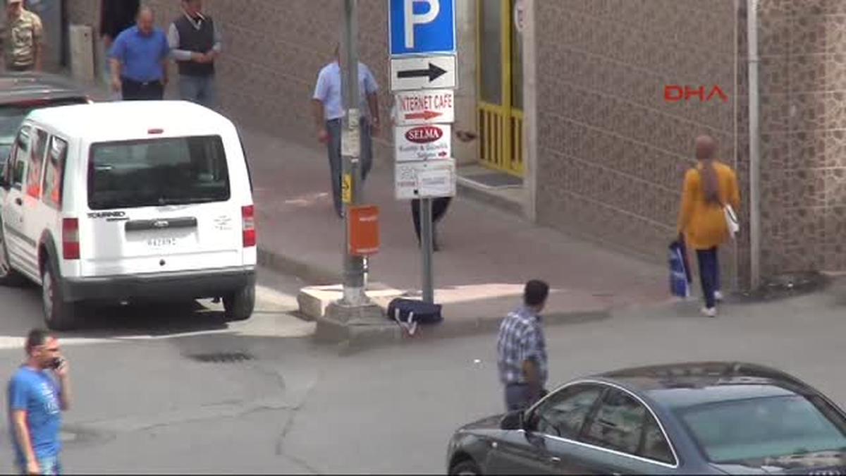Şüpheli Çantaya Polisten Önce Rüzgar Müdahale Etti