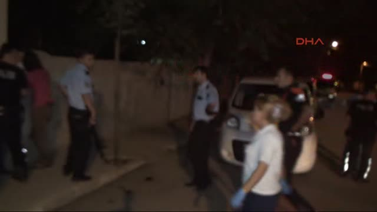 Tartıştığı Ailesine Öfkelendi, Bileğini Kesti