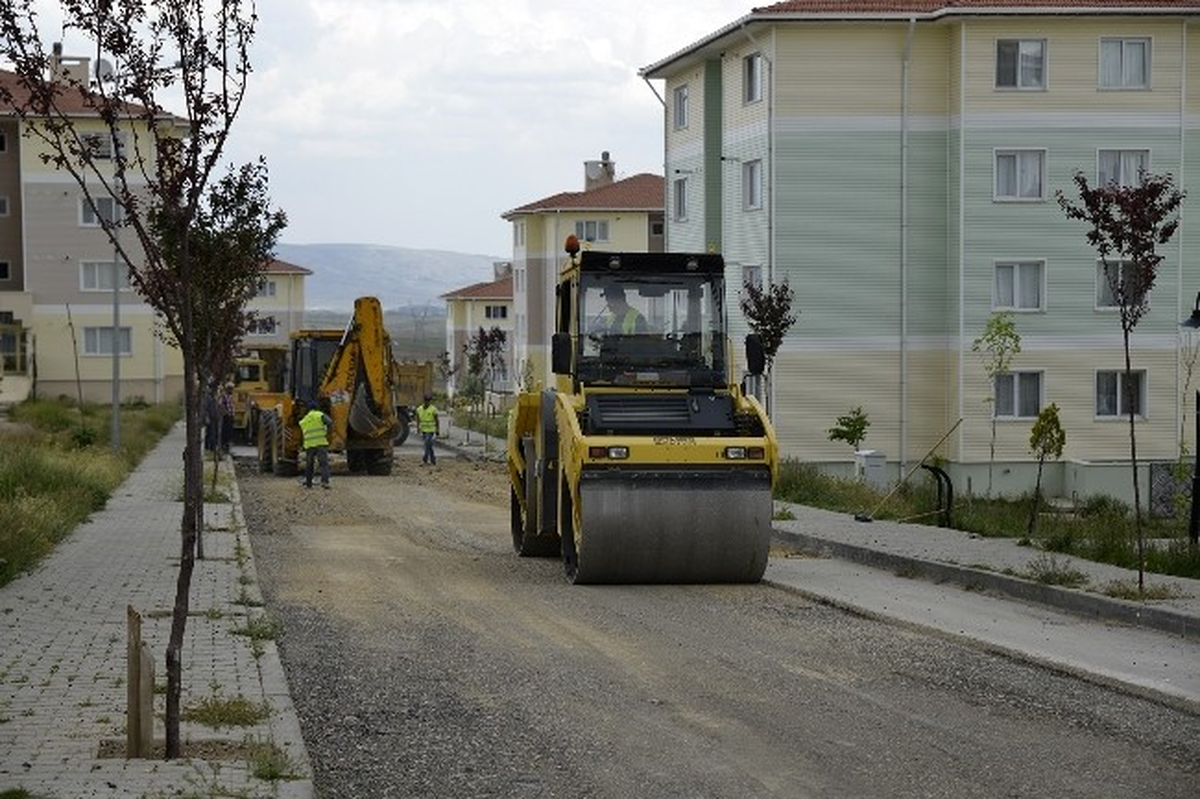 Tepebaşı\'nda Yol Bakım ve Onarım Çalışmaları