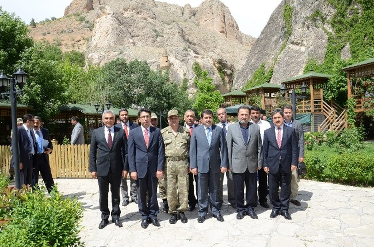 Vali Vasip Şahin, Darende\'yi Ziyaret Etti