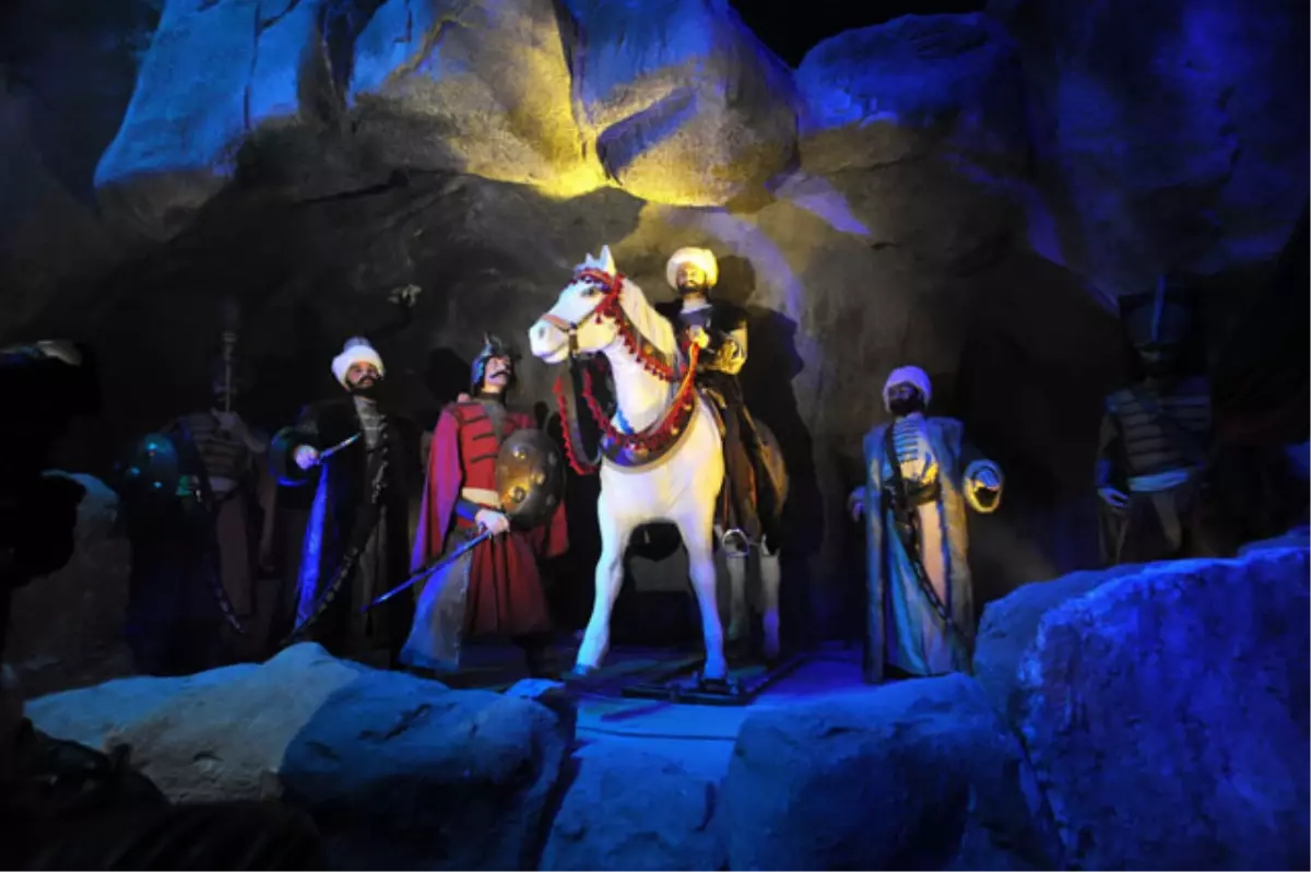 Vialand Tema Park\'ta, Öğrenciler İstanbul\'u Yeniden Fethetti