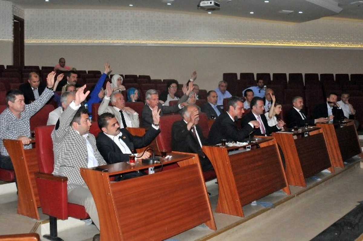 Yalova Belediye Meclisi, Kredi Talebini Geri Çekti