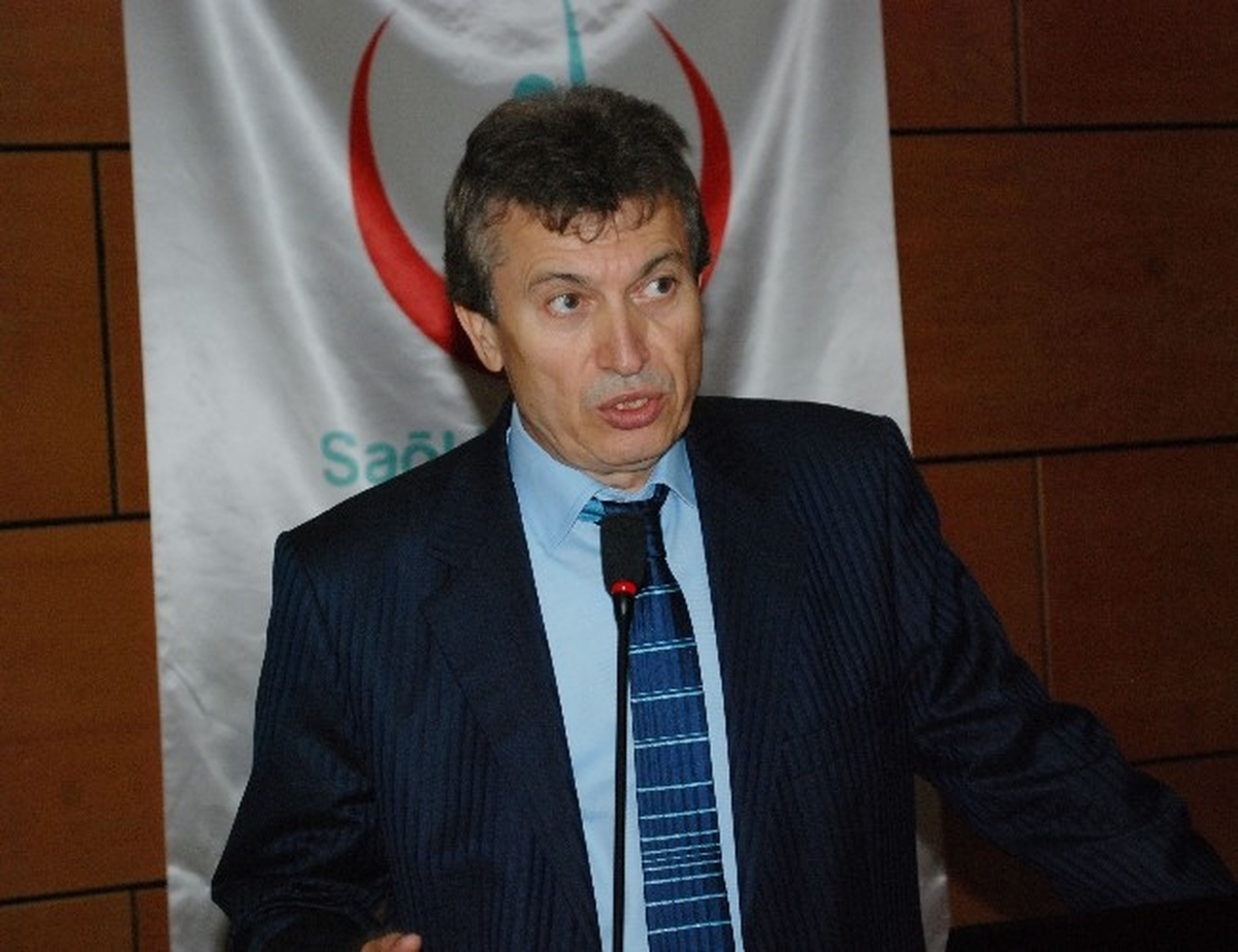 Afyonkarahisar\'da Akılcı İlaç Uygulamaları Eğitim Toplantısı