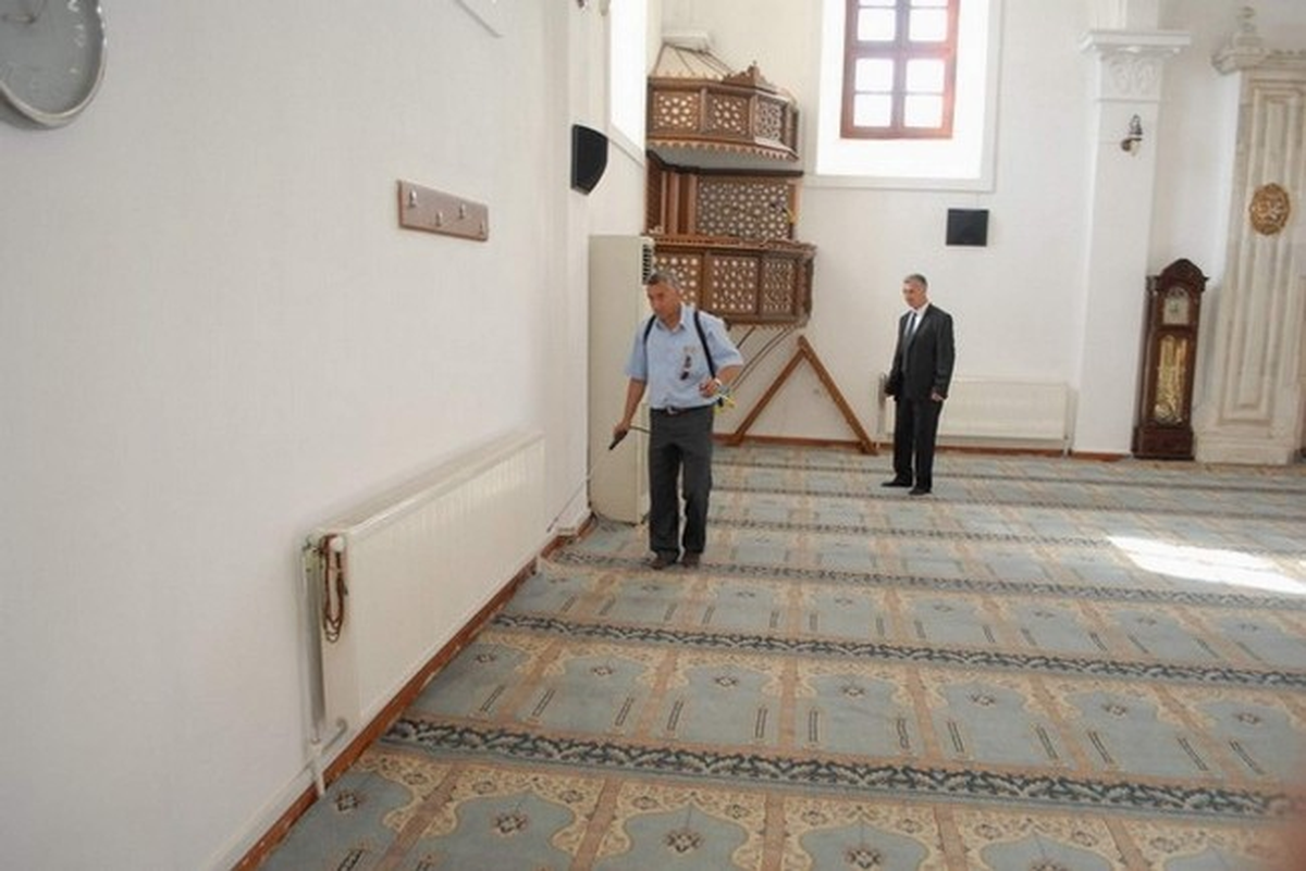Bolvadin\'de Camiler İlaçlandı