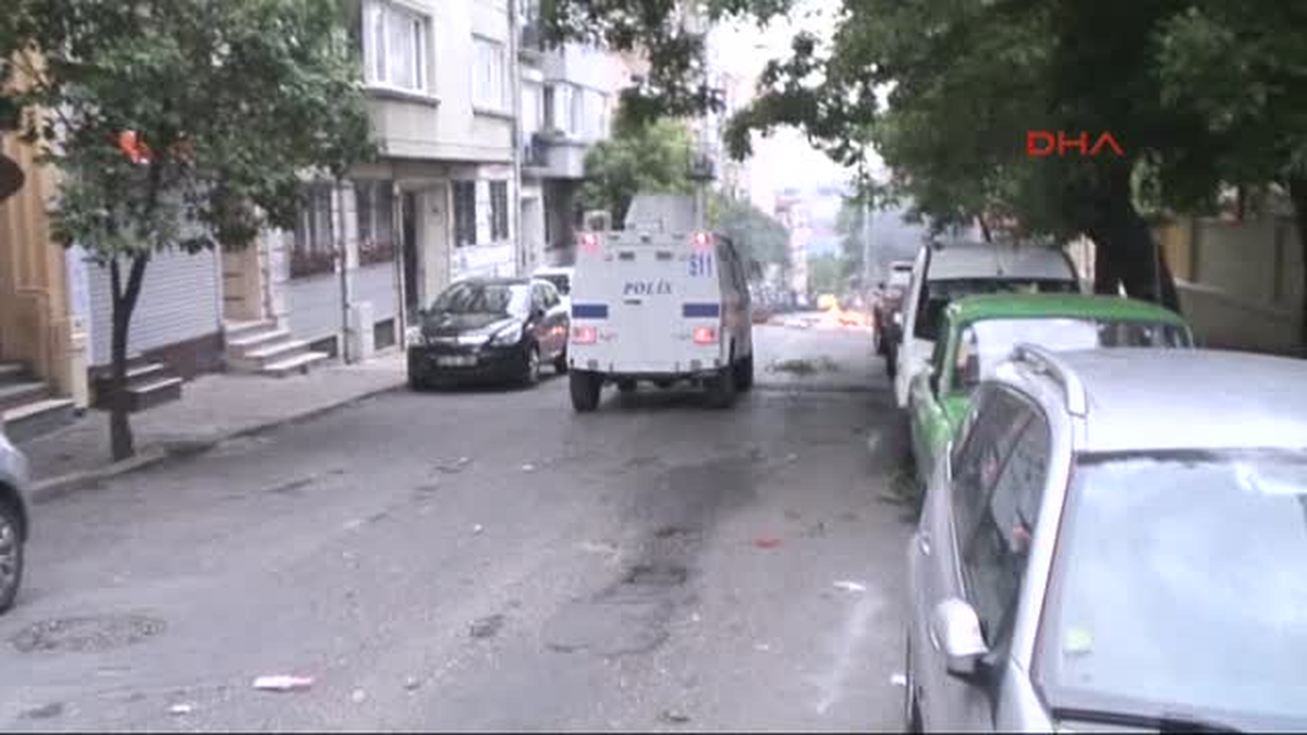 Cihangir\'de Eylem Yapan Gruba Polis Müdahale Etti