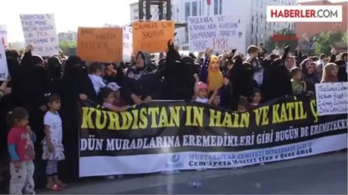 Diyarbakır\'da, PKK\'yı Protesto Gösterisi