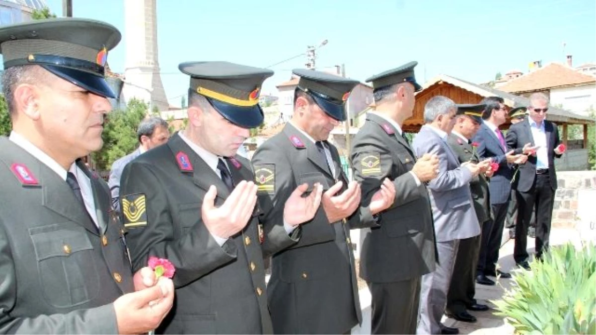 Emekli Korgeneral Polat, Mezarı Başında Anıldı