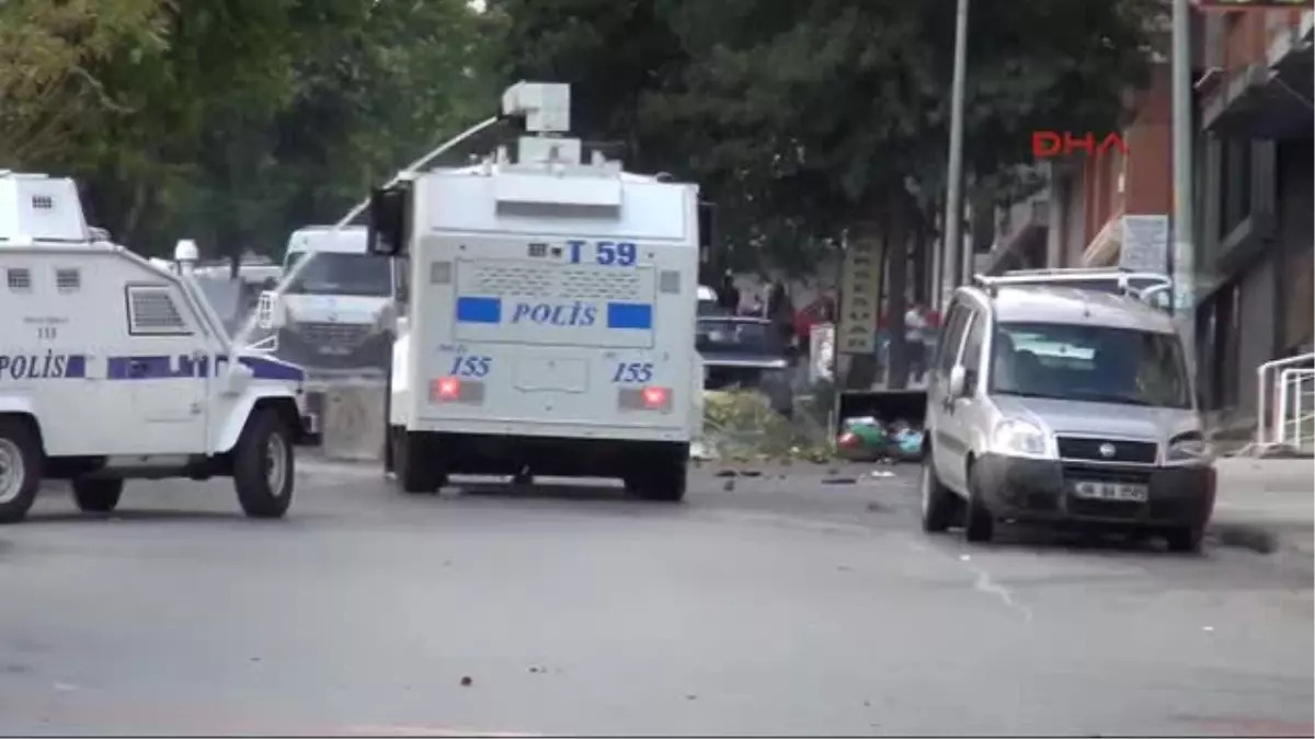 Gazi Mahallesi\'nde Polis Müdahalesi