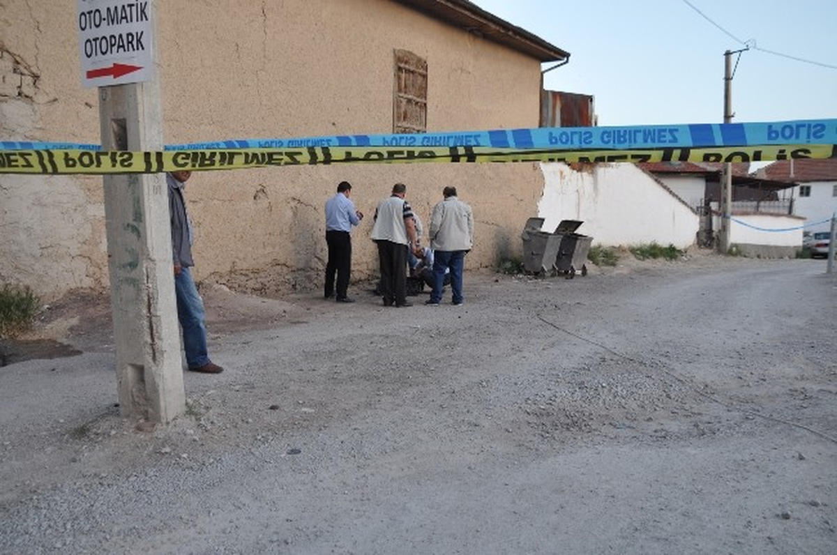 Karaman\'da Şüpheli Valiz Fünye ile Patlatıldı
