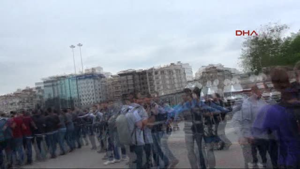 Taksim Meydanı\'nda Geniş Polis Önlemleri