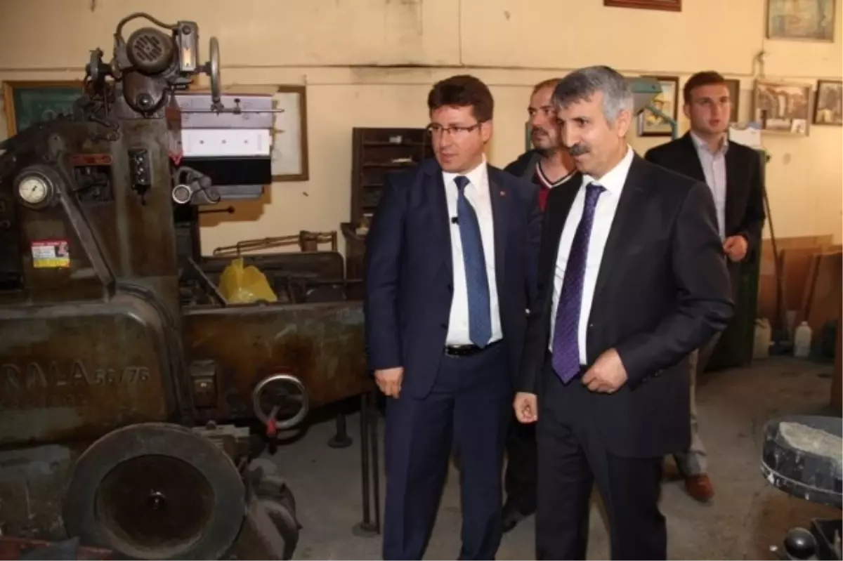 Vali Ünlüer'den Bayburt Postası Gazetesine Tebrik Ziyareti