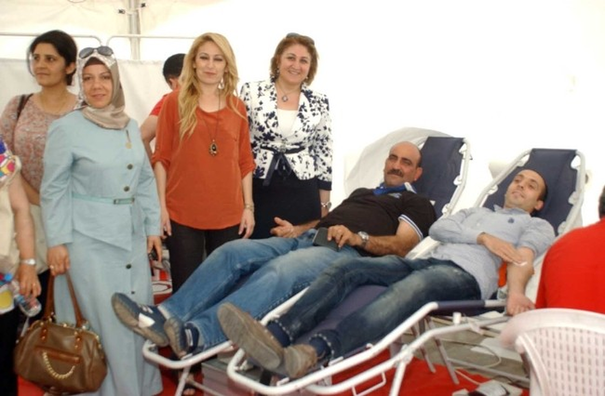 AK Parti Adana İl Kadın Kolları\'ndan Kan Bağışı Kampanyası