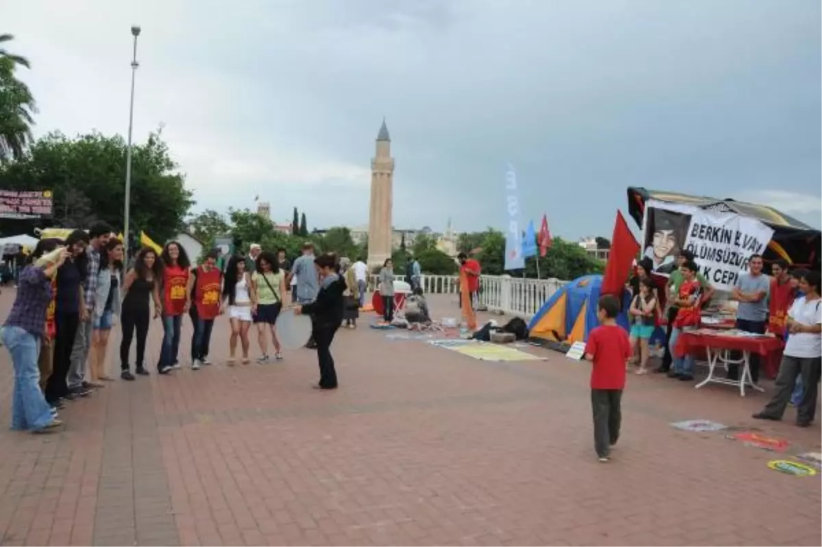 Antalya\'da Gezi Protestosu Olaysız Bitti