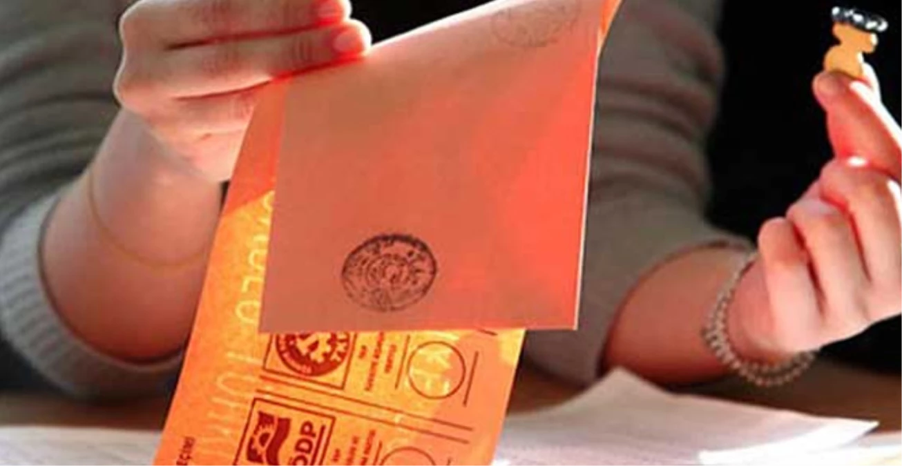 Bağlama Beldesi\'nde Seçimi 17 Oy Farkla MHP\'li Aday Kazandı