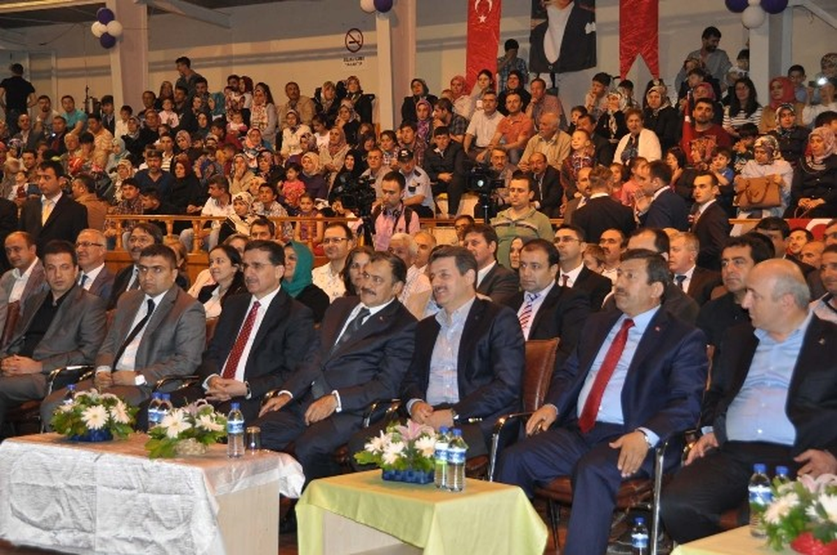 Bakan Eroğlu Darıca\'da Afyonkarahisarlılar Gecesine Katıldı