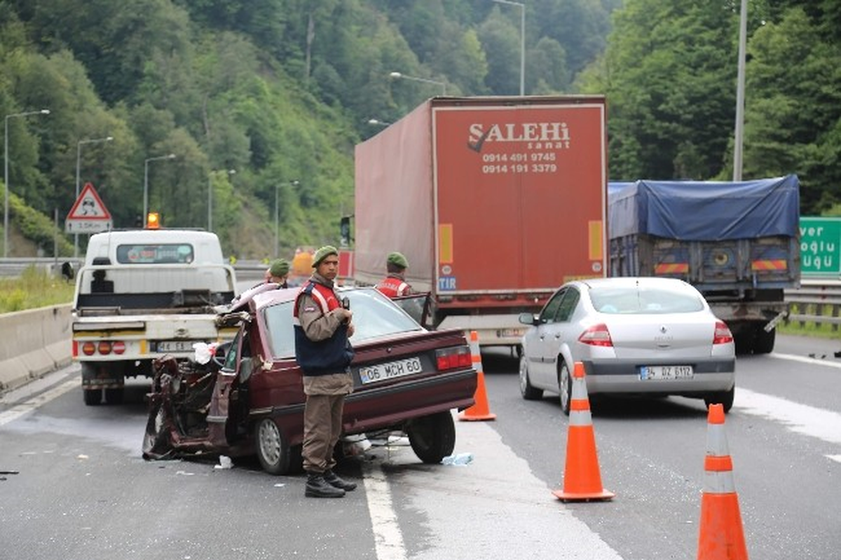 Bolu Dağı\'nda Trafik Kazası: 1 Ölü, 2 Yaralı