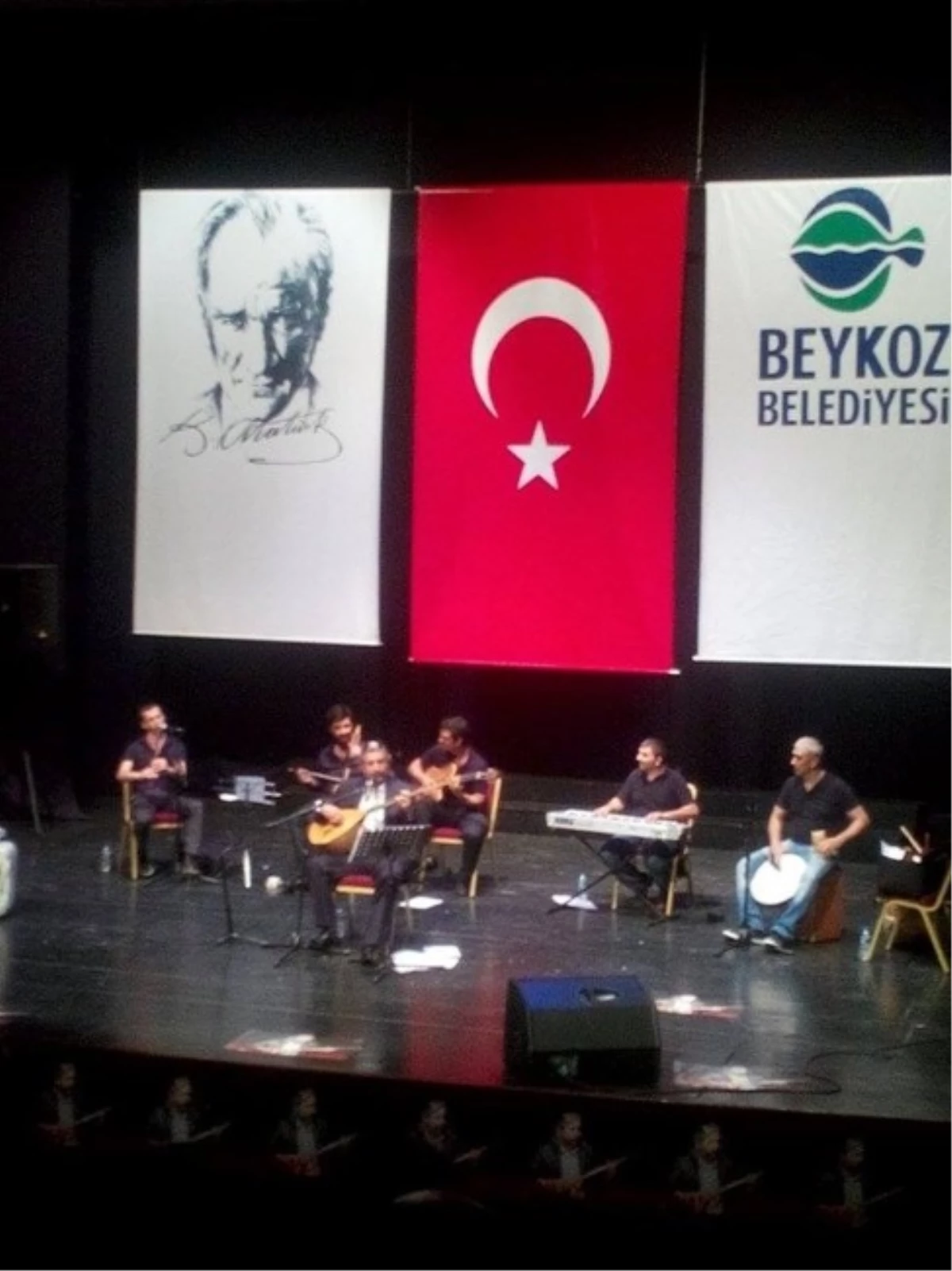 Burhan Yıldırım Sanatta 35.yılını Türkülerle Kutladı