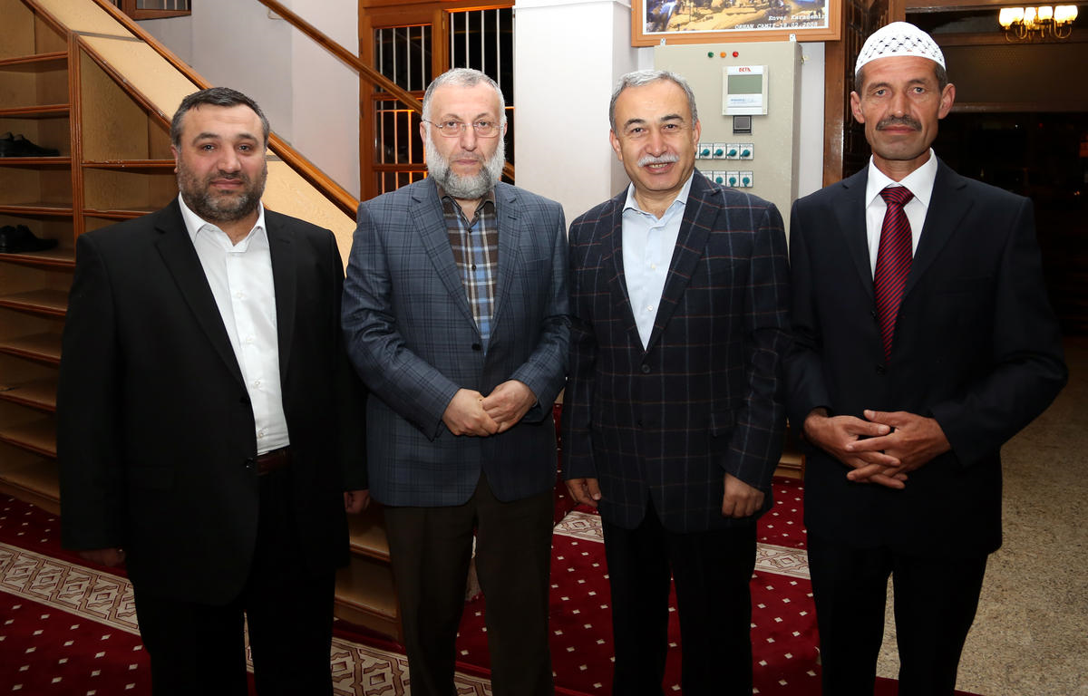 Cami Cemaati, Sakarya Valisi Büyük ile Sabah Namazında Vedalaştı