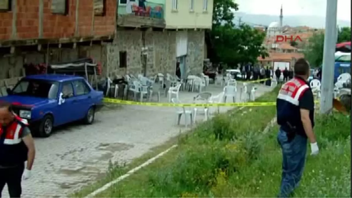 Düğünde Havaya Ateş Açıldı, Köy İmamı Vuruldu