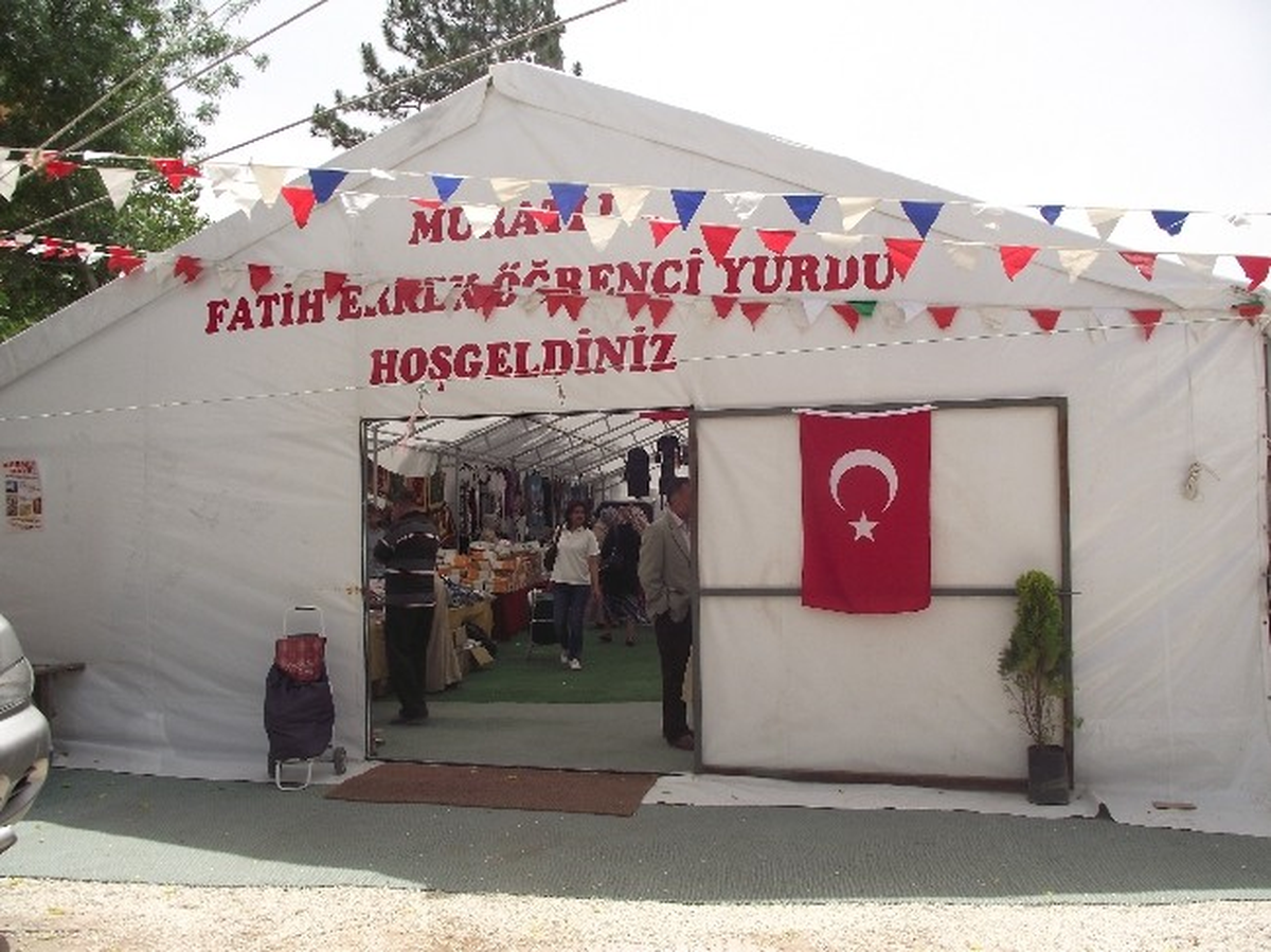 Fatih Öğrenci Yurdu Kermes Düzenliyor