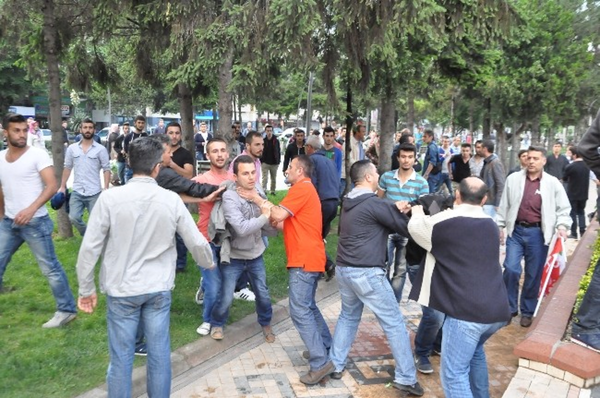 Gezi Parkı Eyleminde Olay Çıktı: 1 Polis Yaralı
