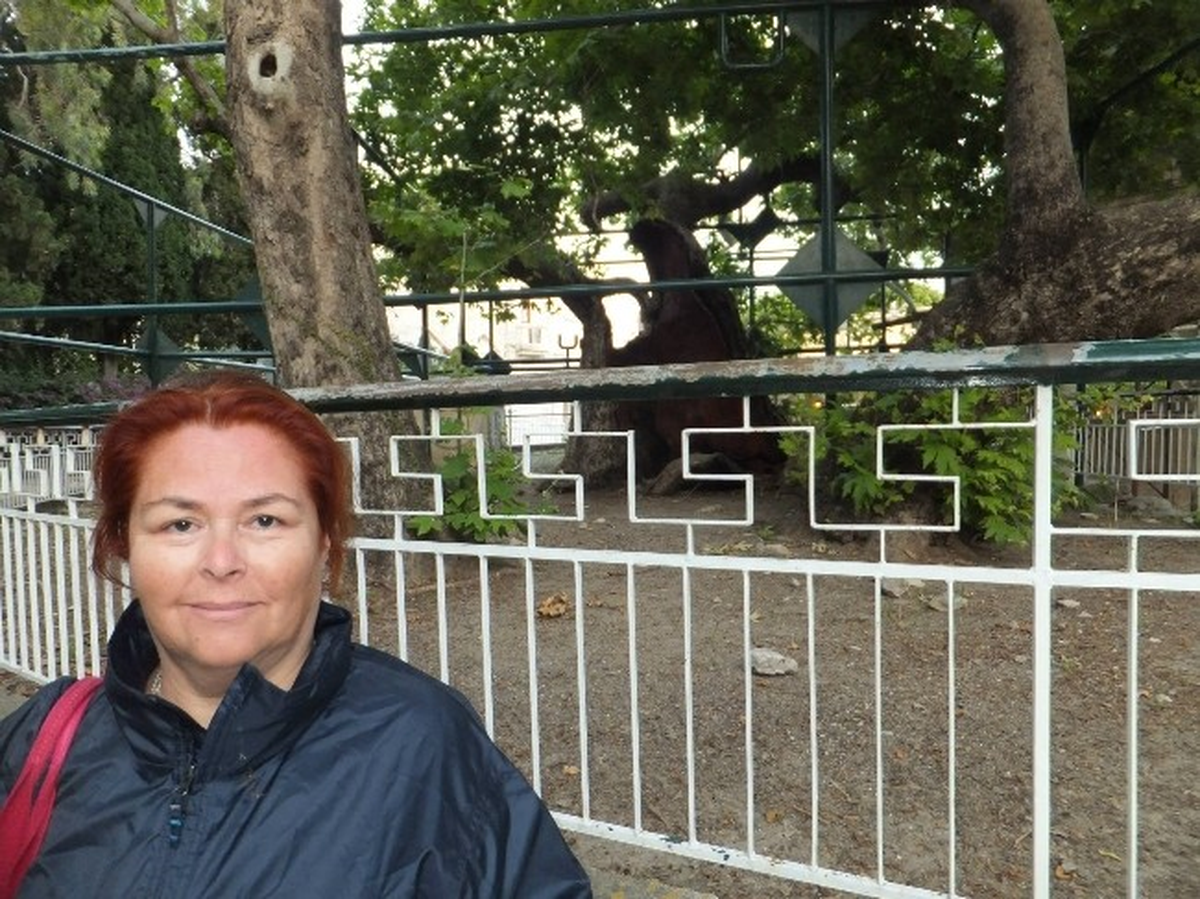 Kuşadası\'nda Marketçi Kadının Gürültüyle Savaşı