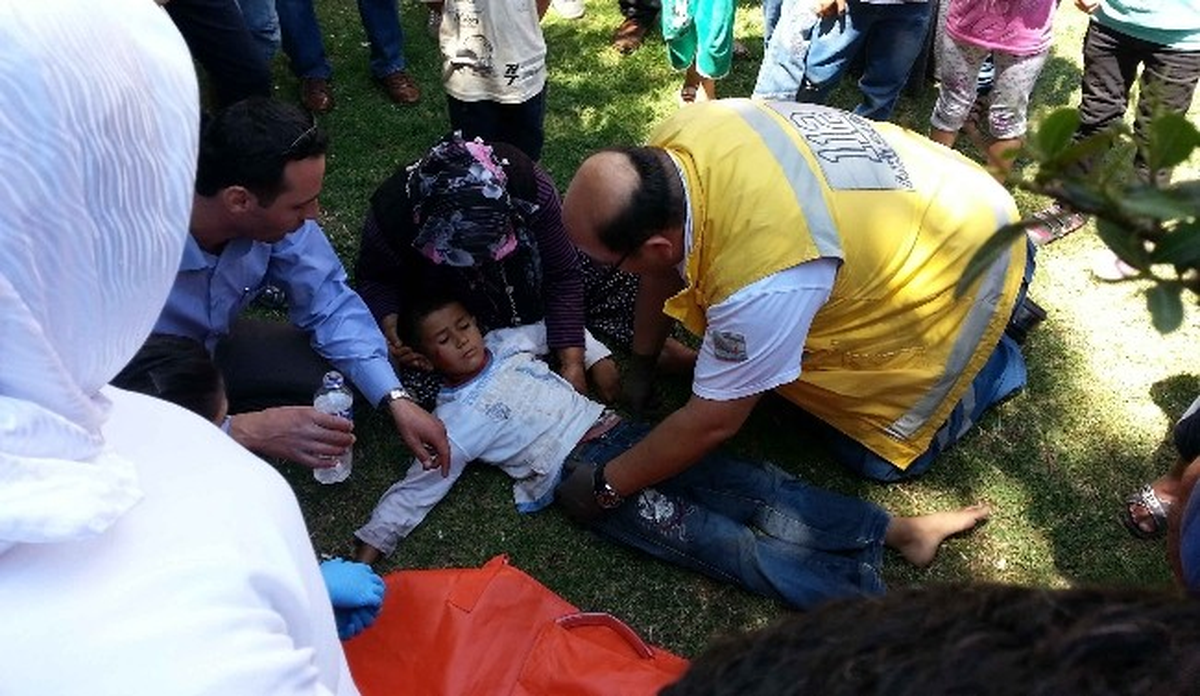 Parkta Oyun Oynayan Çocuk Düşerek Yaralandı